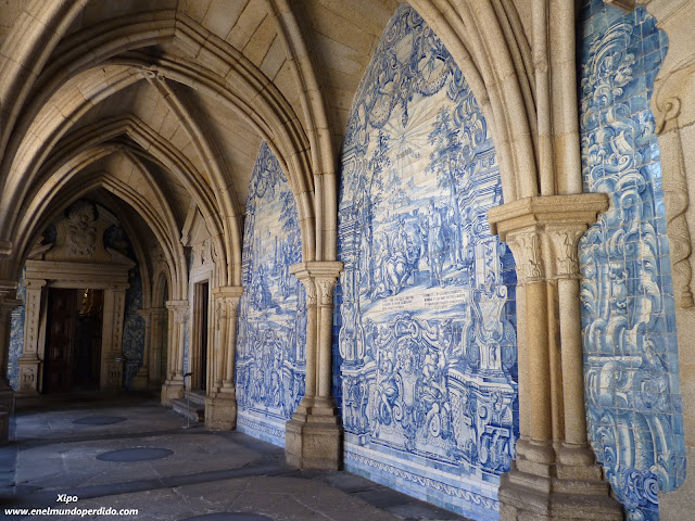 azulejos-claustro-catedra-oporto.JPG