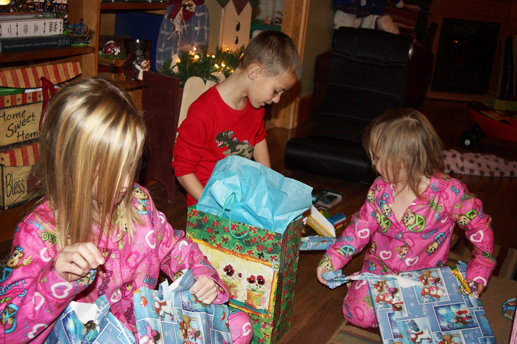 [christmas2011%2520120%2520copy%255B6%255D.jpg]