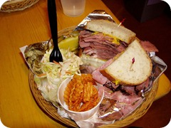 cucina_canadese_SmokedMeatSandwich cucina_canadese_SmokedMeatSandwich