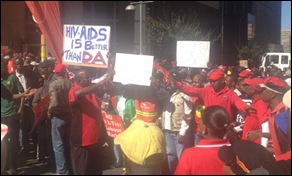 DEMOCRATIC ALLIANCE MARCH COSATU PROTESTORS HIV AIDS IS BETTER THAN DA