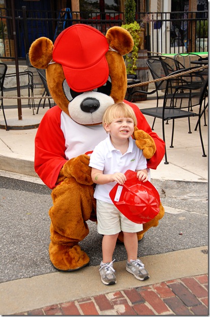 troy with the good neighbear