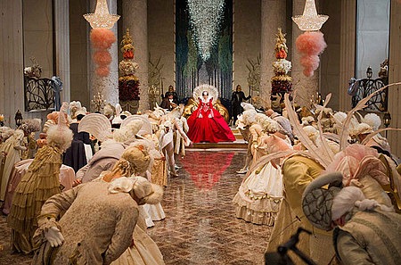 SNOW WHITE