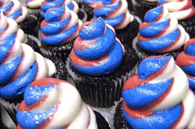 [Red-White-and-Blue-Cupcakes-Tri-Colored-Icing%255B2%255D.jpg]
