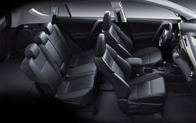 2013-Toyota-RAV-4-6