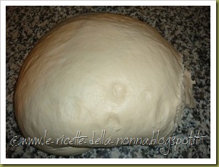 Pizza di farro con prosciutto cotto e mozzarella (4)
