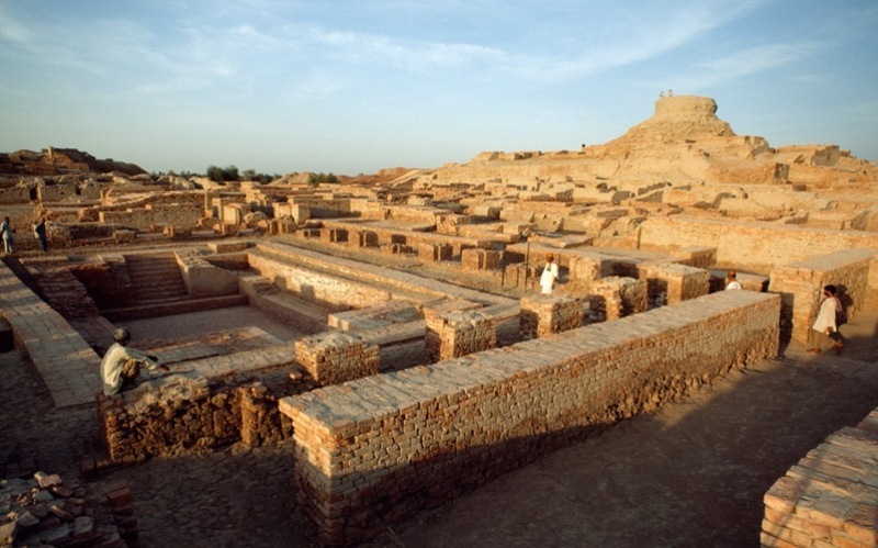 Alineación de monumentos en la Tierra Mohenjodaro1_thumb