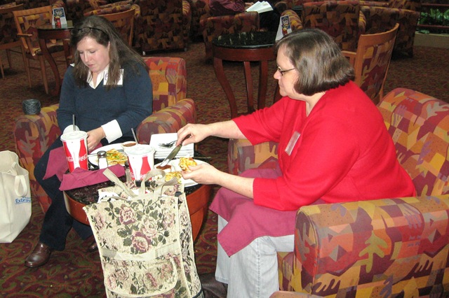 [20111203ARFiberArtsEx972.jpg]