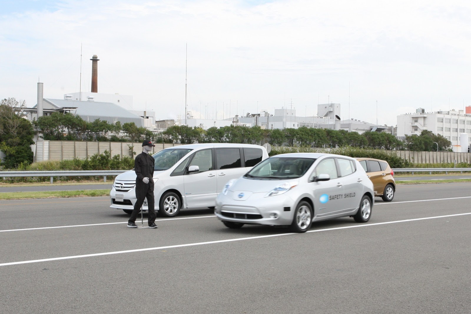 [Nissan-Autonomous-Emergency-Steer-1%255B3%255D.jpg]