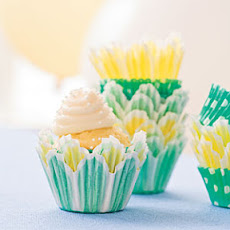 Bite-Size Sour Cream-Pound Cake Cupcakes (Basic Cupcake Batter)