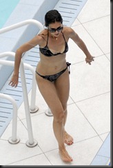 katie-holmes-bikini-miami-22