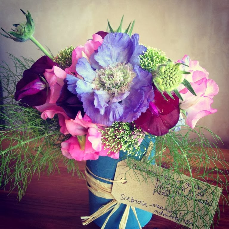 [presentation-bouquet-with-flower-mea.jpg]