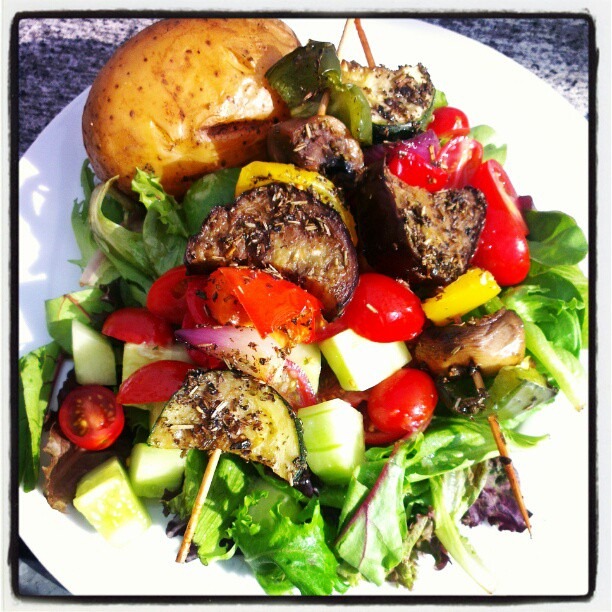 [7%2520Abendessen%2520Grillgem%25C3%25BCse%2520und%2520Kartoffel%2520auf%2520Salat%255B7%255D.jpg]