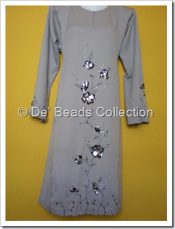 Flower Motif On Plain Baju Kurung