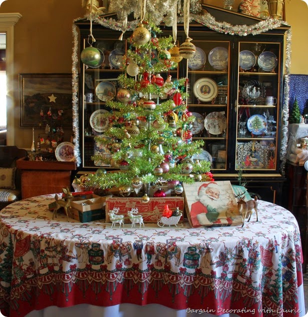 Christmas Decor-Bargain Decorating with Laurie