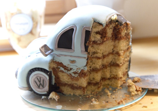 Boblebil kake bilkake barnedåp lyseblå