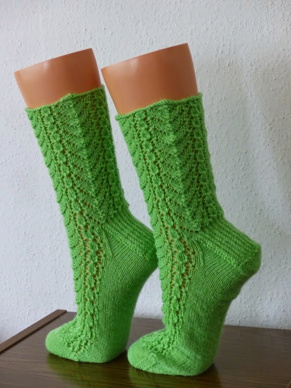 [2014_08-Tulip-socks-24.jpg]