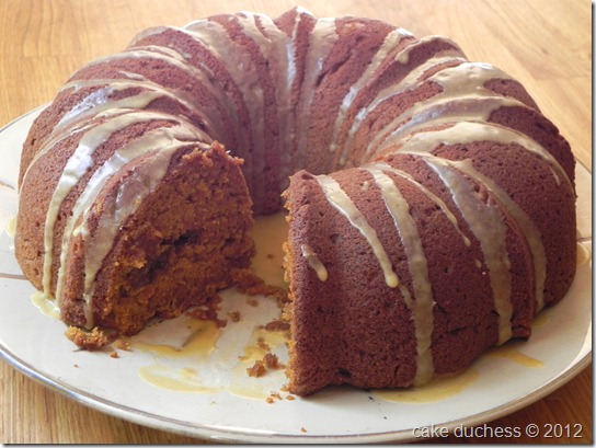 pumpkin-streusel-bundt-cake-with-pumpkin-glaze-bundt-a-month-4 pumpkin-streusel-bundt-cake-with-pumpkin-glaze-bundt-a-month-4