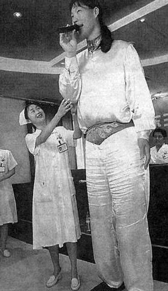 [chicas-gigantes-08%255B2%255D.jpg]