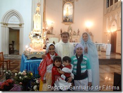 Pe Raimundo com as crianças Pe Raimundo com as crianças
