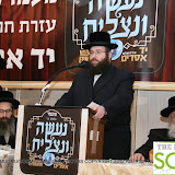 YadEphraimMelavaDinner2012ShimonGifter