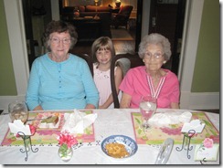 Lunch with Lib and the girls 005
