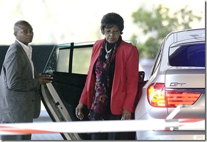 Graça Machel chegando Hospital Graça Machel chegando Hospital