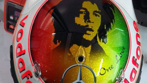 hamilton_capacete_bob-marley hamilton_capacete_bob-marley