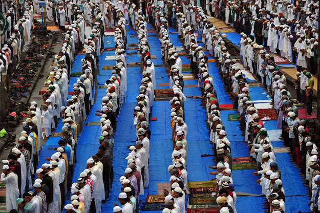 مظاهر عيد الفطر المبارك لعام 2013  فى العالم 