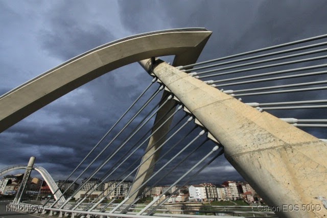 [40_Puente_del_Milenio4.jpg]