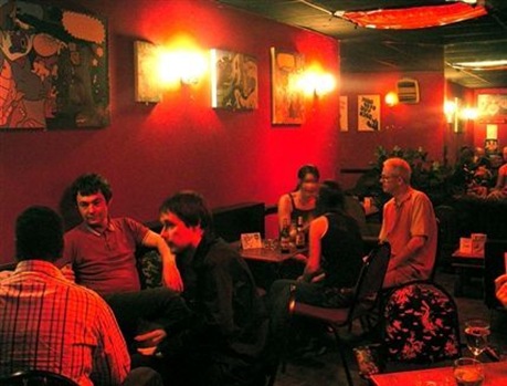 Pulsating Nightlife around Hotels in Kensington Olympia London