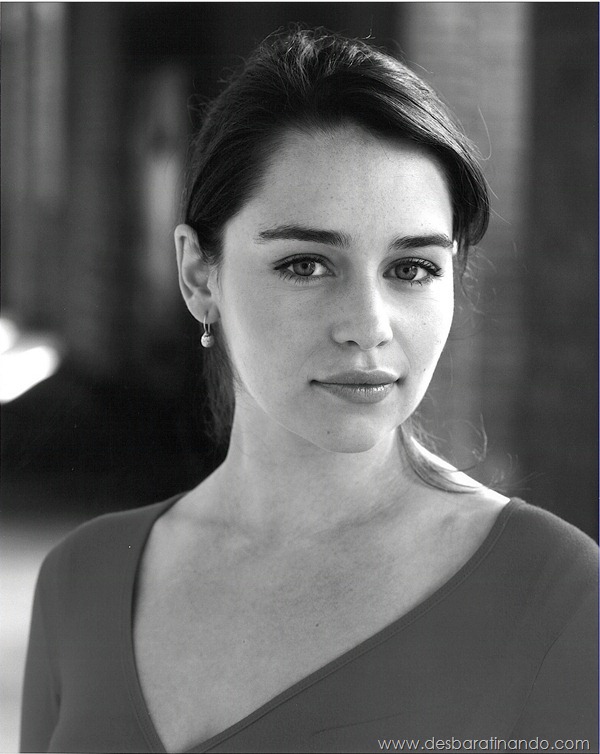 emilia-clarke- Daenerys-Targaryen-linda-sexy-game-of-trhones-guerra-dos-tronos-sexta-proibida-desbaratinando (11)