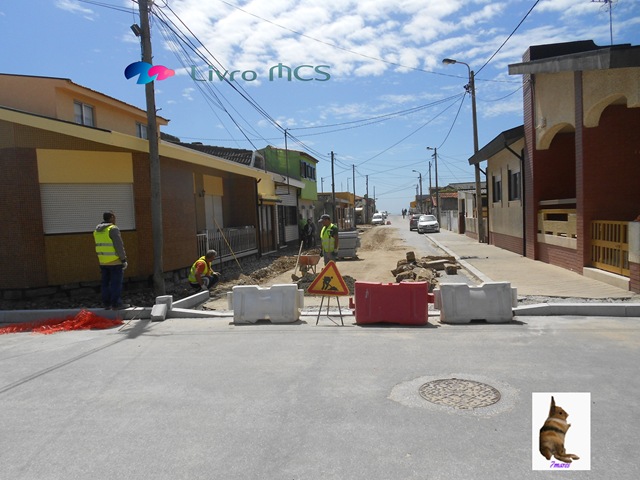 [Bolg%2520Gazeta%2520de%2520Espinho001%2520Livro%2520MCS%255B2%255D.jpg]