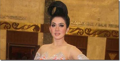 syahrini-jambul-