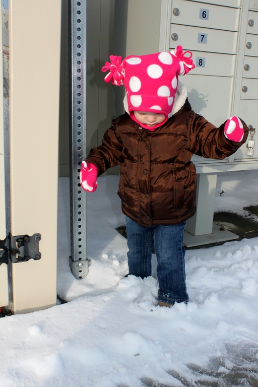 [2012-01-24%2520First%2520Snow%25203%255B4%255D.jpg]