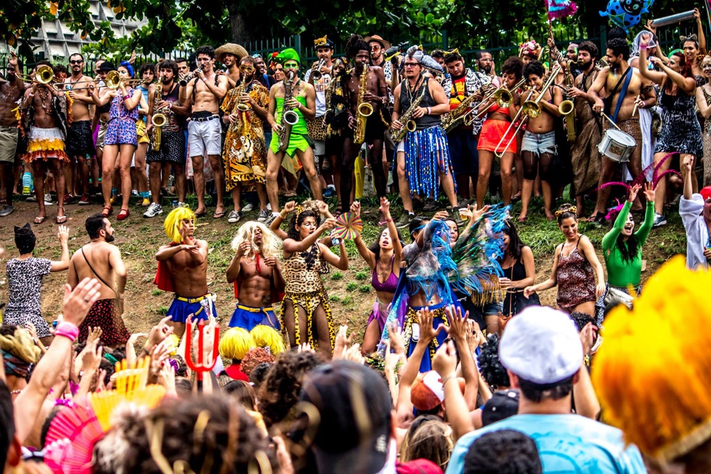 [amigos%2520da%2520on%25C3%25A7a%2520-%2520centro%2520catedral%2520rio%2520brasil.jpg]
