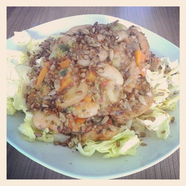 [3%2520Quinoa-Reis-Gem%25C3%25BCsepfanne%2520auf%2520Salat%255B3%255D.jpg]