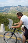 Montenegro - Entre Podgorica et Budva - Et c'est parti pour 12kms de grimpette (dur pour une première journée de vélo)