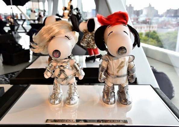 [Peanuts%2520X%2520Metlife%2520-%2520Snoopy%2520and%2520Belle%2520in%2520Fashion%2520Exhibition%2520Presentation%2520%2528Source%2520-%2520Slaven%2520Vlasic%2520-%2520Getty%2520Images%2520North%2520America%2529%252030%255B3%255D.jpg]