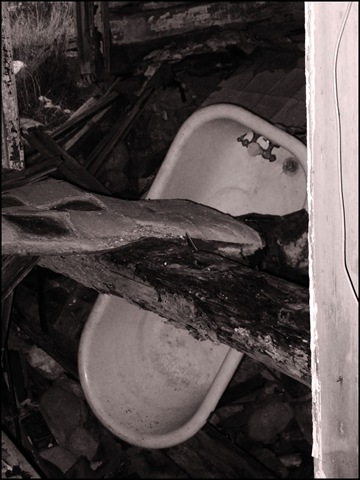 [tub.24.jpg]