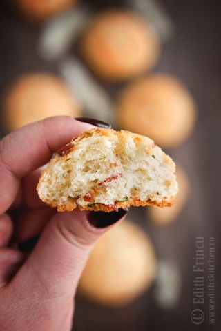 [scones_bite%255B1%255D.jpg]