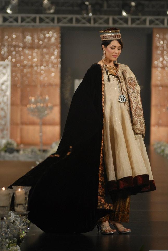 [Ali-Xeeshan-bridal-2012-in-PFDC-LOreal-Paris-Bridal-Week-12.jpg]