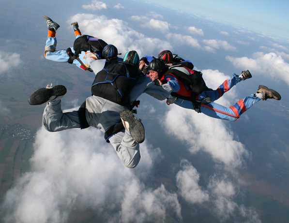 Skydiving_7000_ft_Above