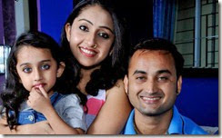 nithya-das-family-pic