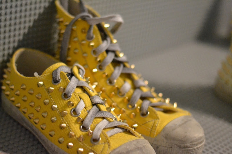 Gienchi, Gienchi shoes, Studded shoes