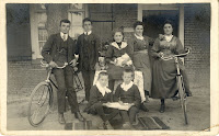 Monden, kinderen ca. 1916.jpg