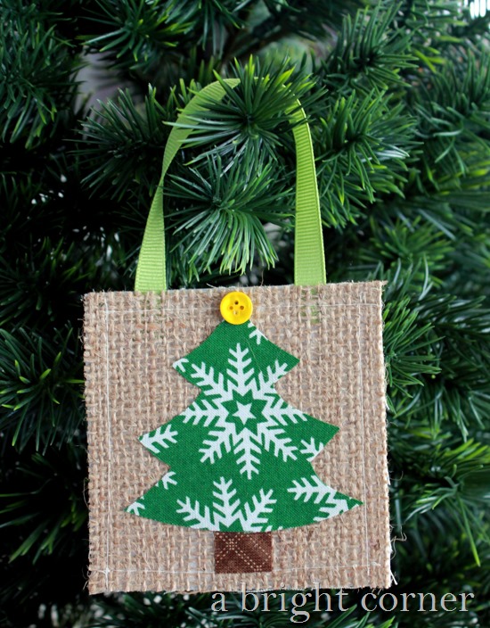 [burlap-ornament-tree4.jpg]