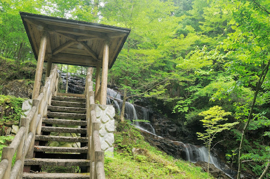 五介の滝とあずま屋