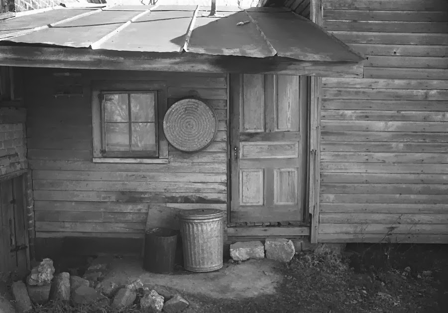 [1930s-era-farmhouse-gerard-fritz1.jpg]