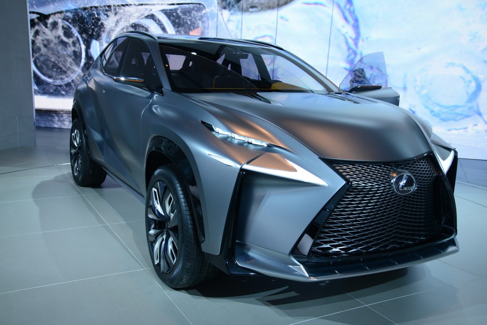[Lexus-L-F-NX-08%255B2%255D.jpg]