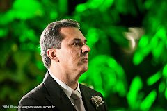 Fotos do evento Fernanda e Renato. Foto numero 26. Fotografia (fotografias) dos fotógrafos de casamento Wagner e Vanessa que fazem fotos de casamento (fotografia de casamento) no melhor estilo do fotojornalismo em Niterói, RJ, e outras cidades do Rio de Janeiro. fotos casamento niterói de rj festa rio janeiro niteroi festas para casamentos foto fotojornalismo fotografia noiva ornamentaçao penteados simples decoraçao fotógrafo eventos